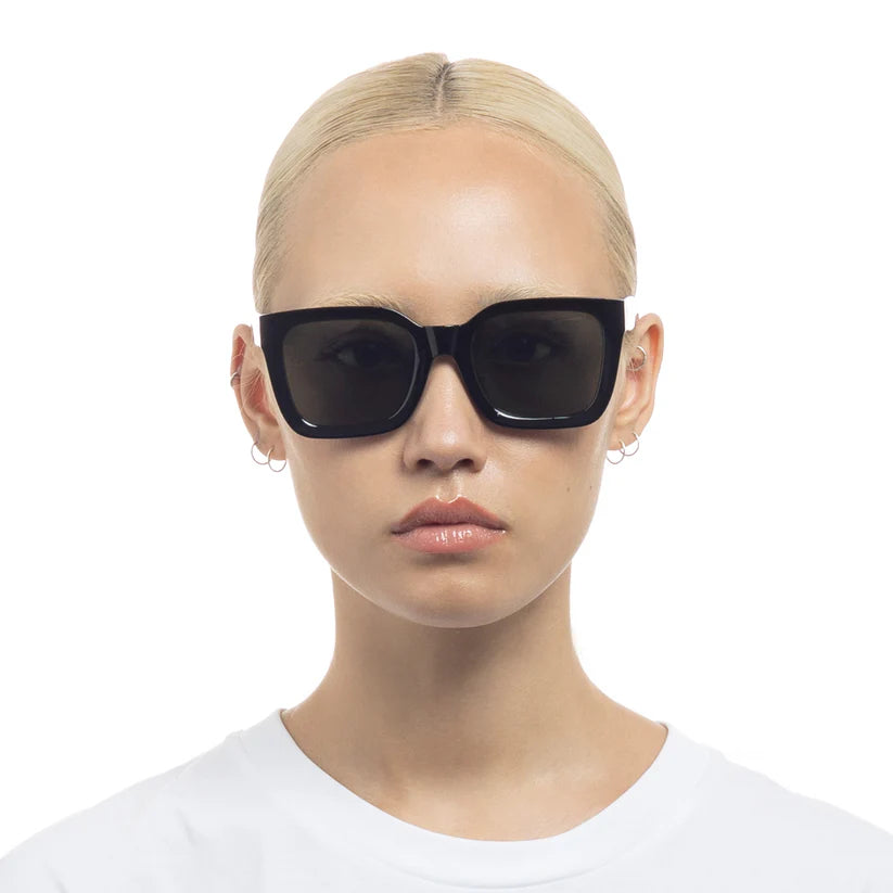 Aire Abstraction Sunglasses - Black